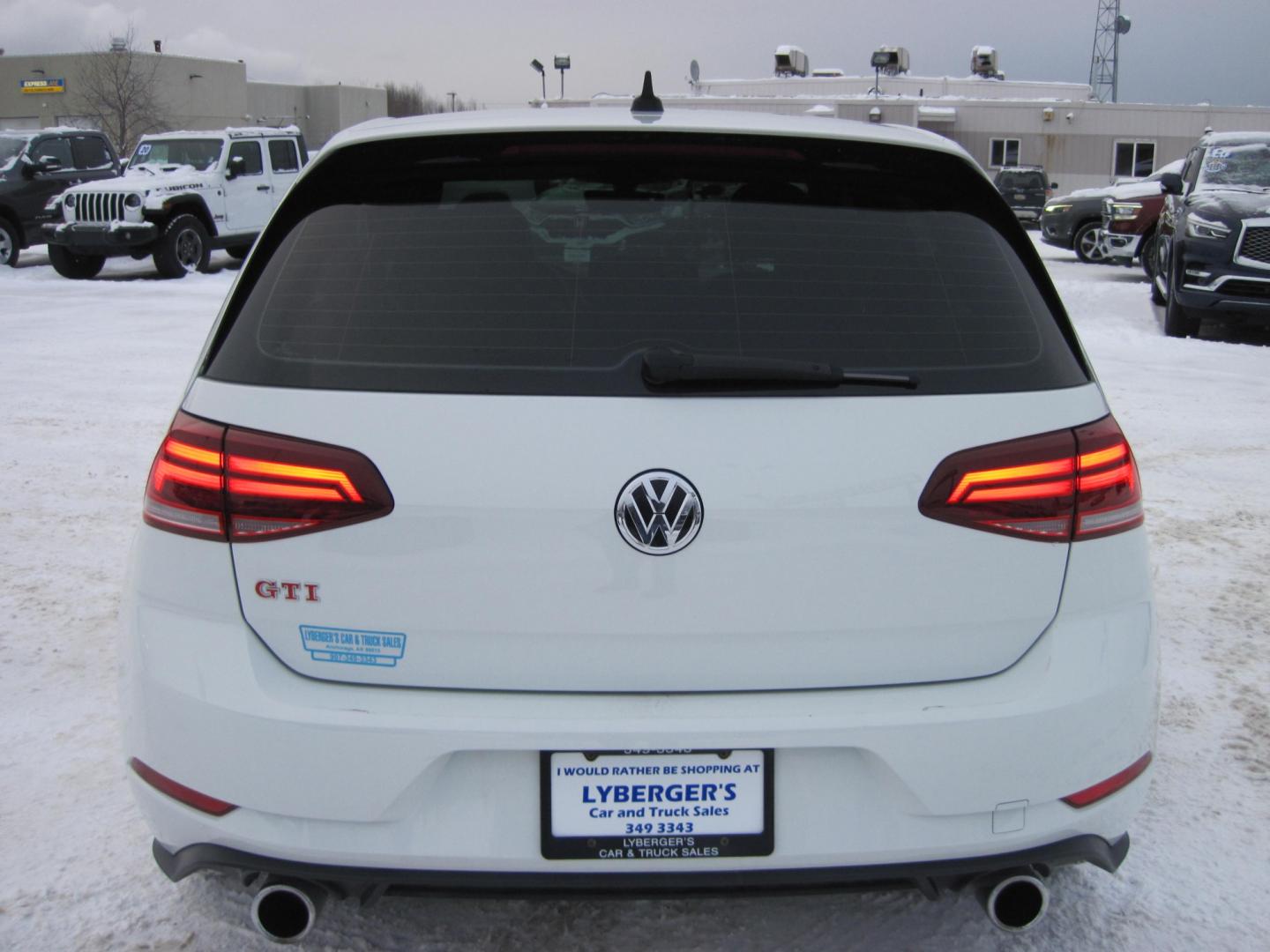 2020 white Volkswagen Golf GTI SE Hatch (3VW6T7AU2LM) with an 2.0L L4 DOHC 16V TURBO engine, 7A transmission, located at 9530 Old Seward Highway, Anchorage, AK, 99515, (907) 349-3343, 61.134140, -149.865570 - Low Miles on this Volkswagen Golf GTI SE, sunroof, Leather heated seats, come take a test drive - Photo#3